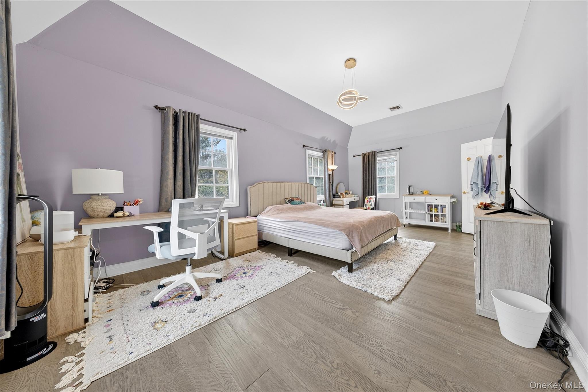 #16 photo, 14 Mackay Way, Roslyn , NY 11576