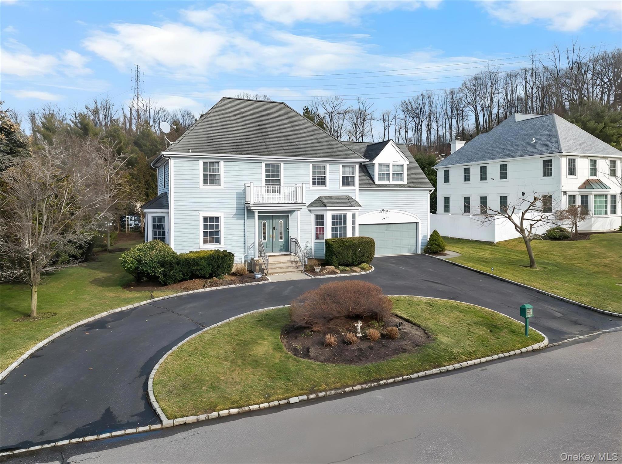 #2 photo, 14 Mackay Way, Roslyn , NY 11576