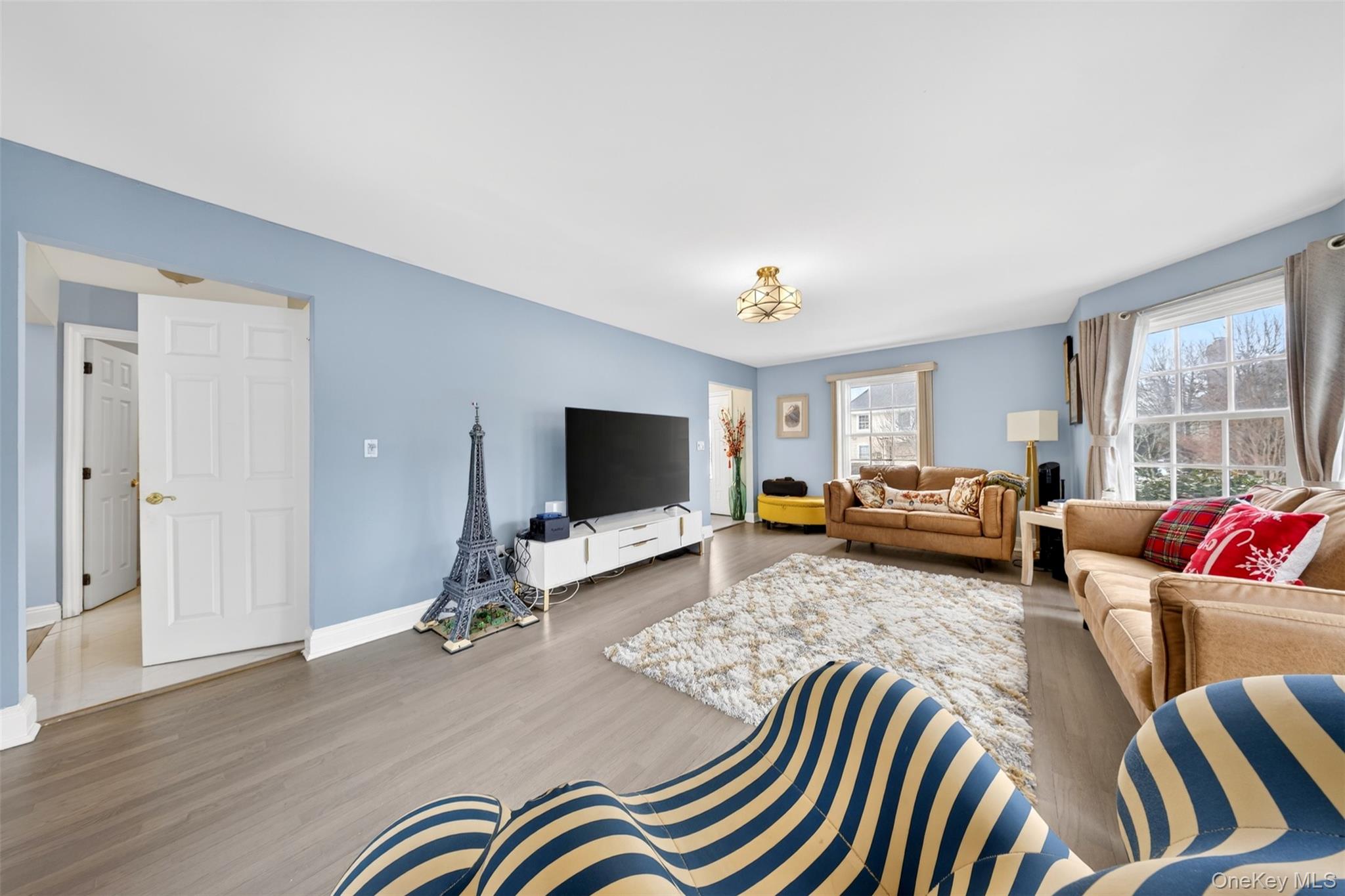 #5 photo, 14 Mackay Way, Roslyn , NY 11576