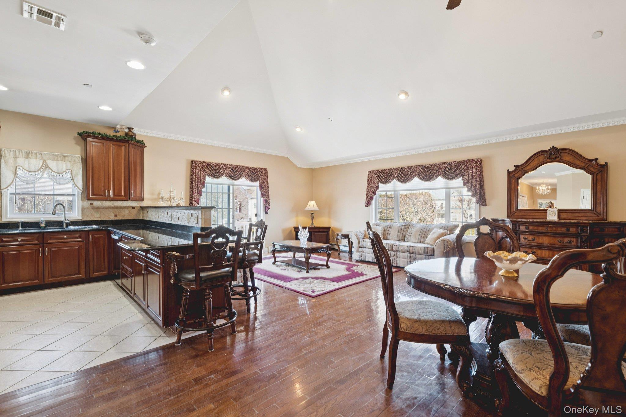 #10 photo, 110 Kenneth Court, Amityville , NY 11701