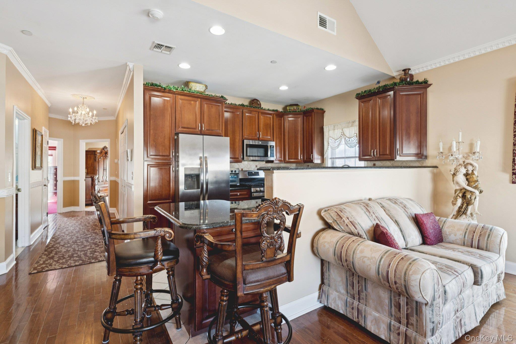 #5 photo, 110 Kenneth Court, Amityville , NY 11701