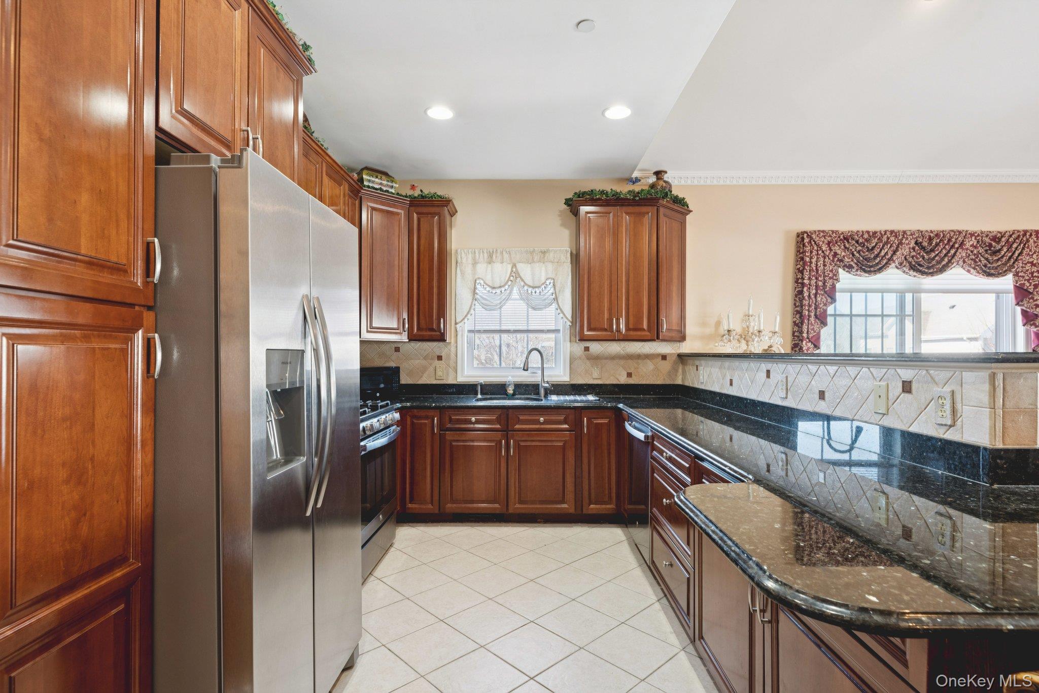 #6 photo, 110 Kenneth Court, Amityville , NY 11701