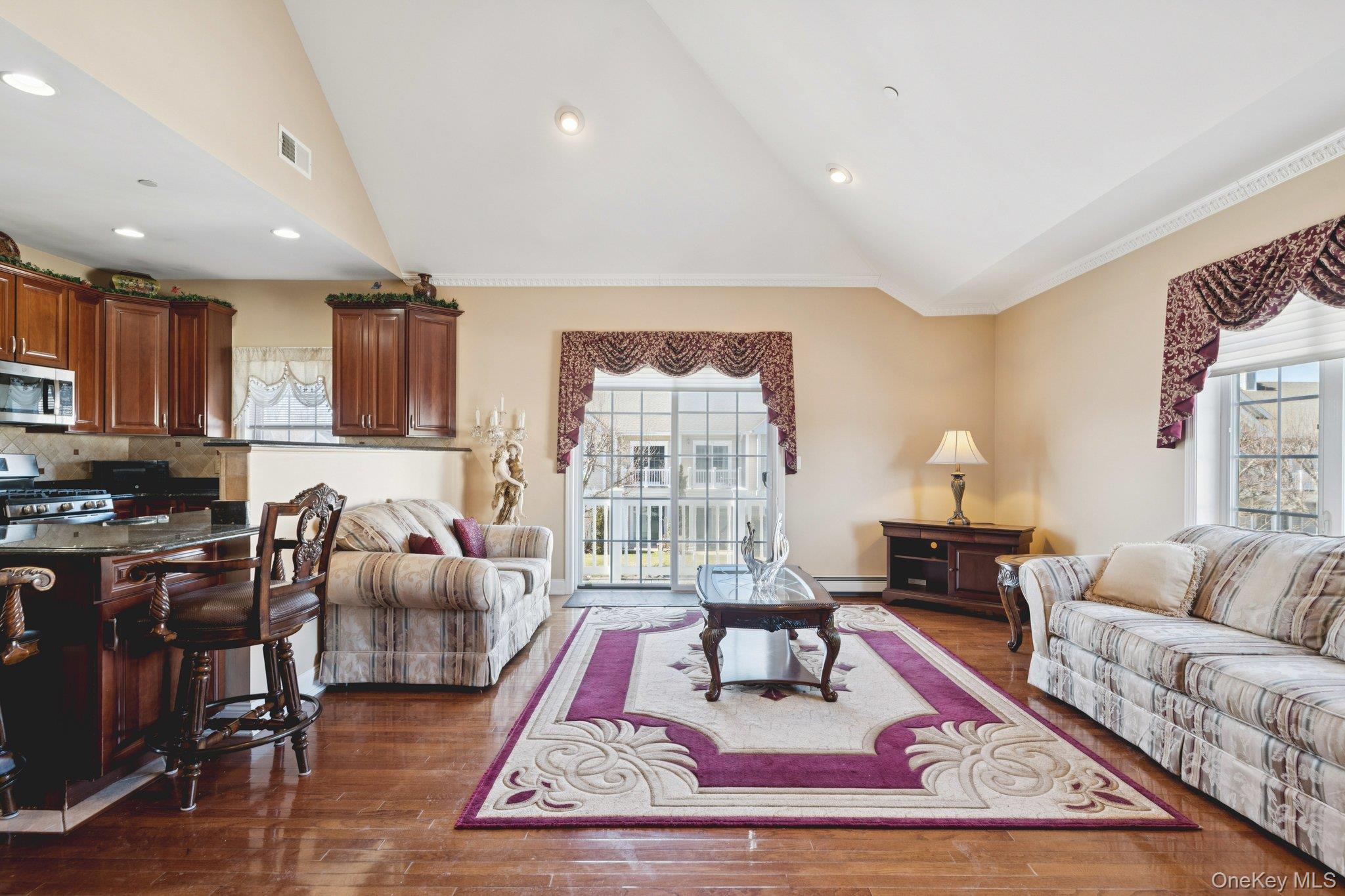 #8 photo, 110 Kenneth Court, Amityville , NY 11701