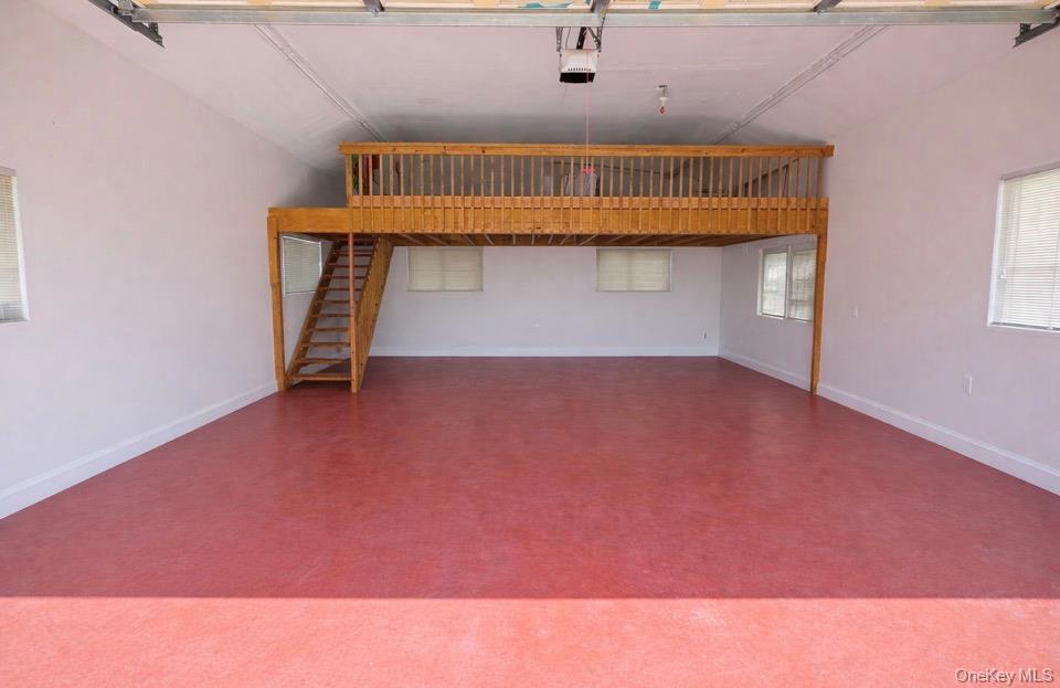 #12 photo, 39 West Lane, सफ़ोक काउंटी Bay Shore , NY 11706