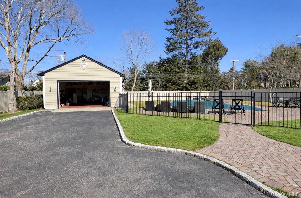 #13 photo, 39 West Lane, सफ़ोक काउंटी Bay Shore , NY 11706