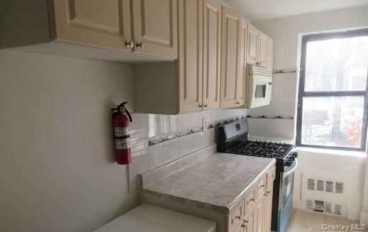 #6 photo, 2866 Marion Avenue, 布朗士 Bronx , NY 10458