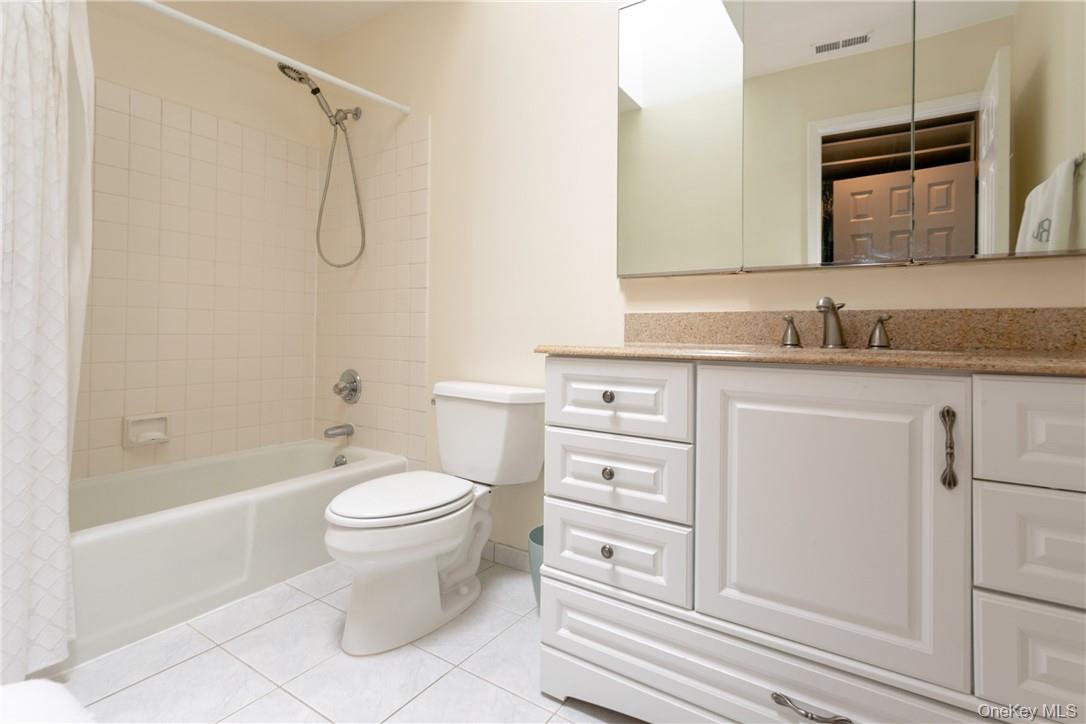 #16 photo, 118 Stone Bridge Square, Chappaqua , NY 10514