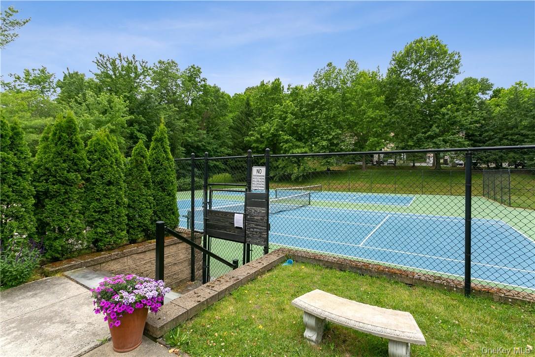 #19 photo, 118 Stone Bridge Square, Chappaqua , NY 10514