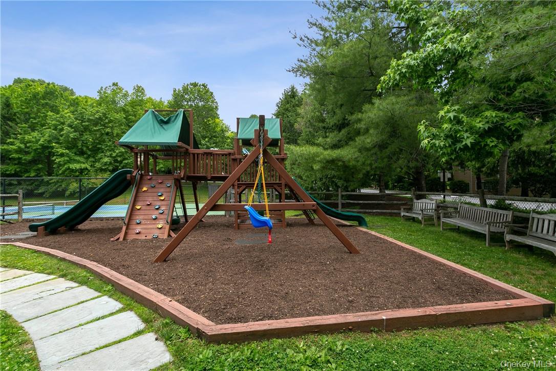 #20 photo, 118 Stone Bridge Square, Chappaqua , NY 10514