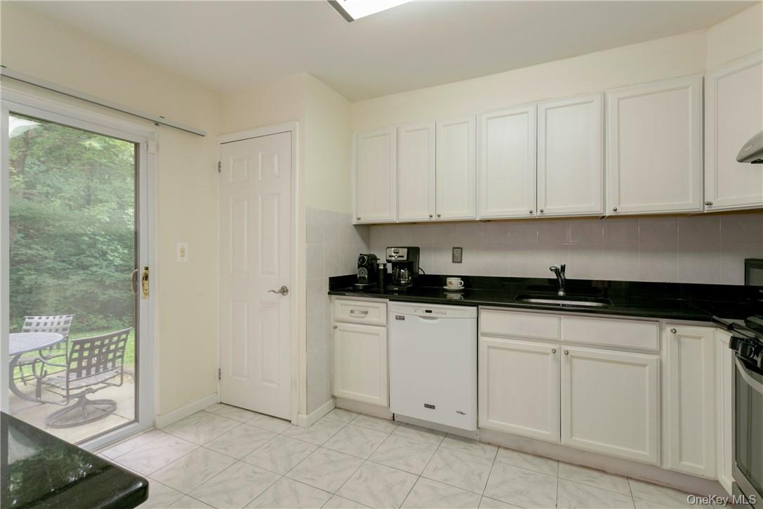 #5 photo, 118 Stone Bridge Square, Chappaqua , NY 10514