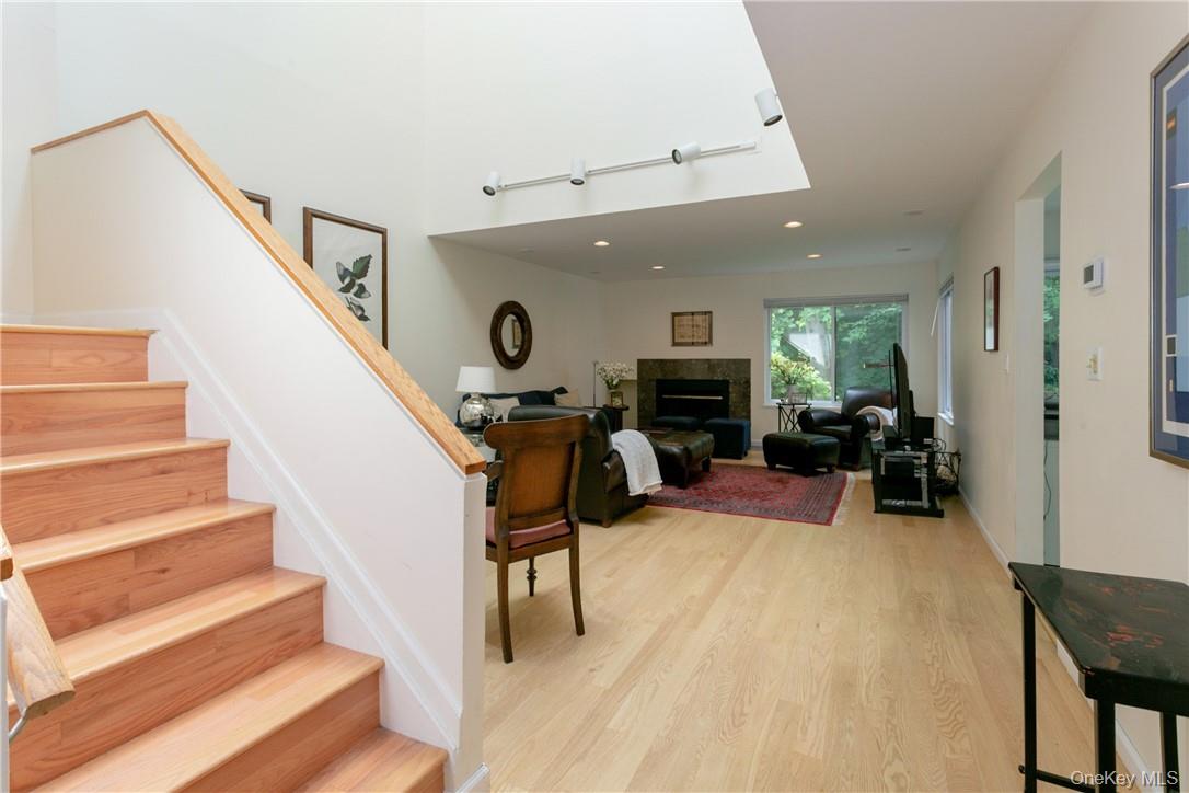 #8 photo, 118 Stone Bridge Square, Chappaqua , NY 10514