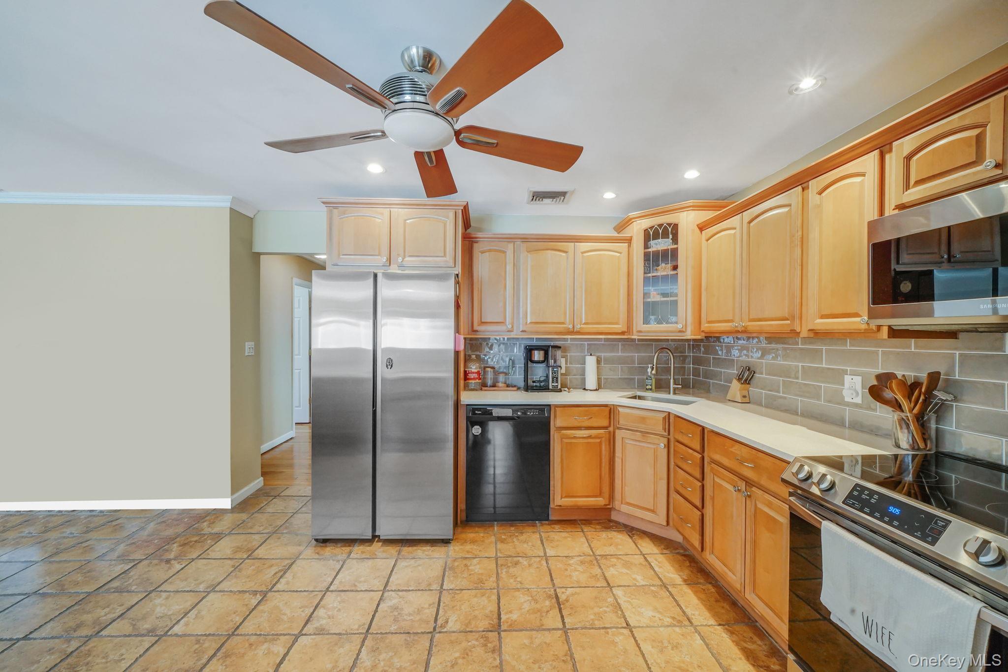 #14 photo, 23 Pearsall Place, מחוז סאפוק Deer Park , NY 11729