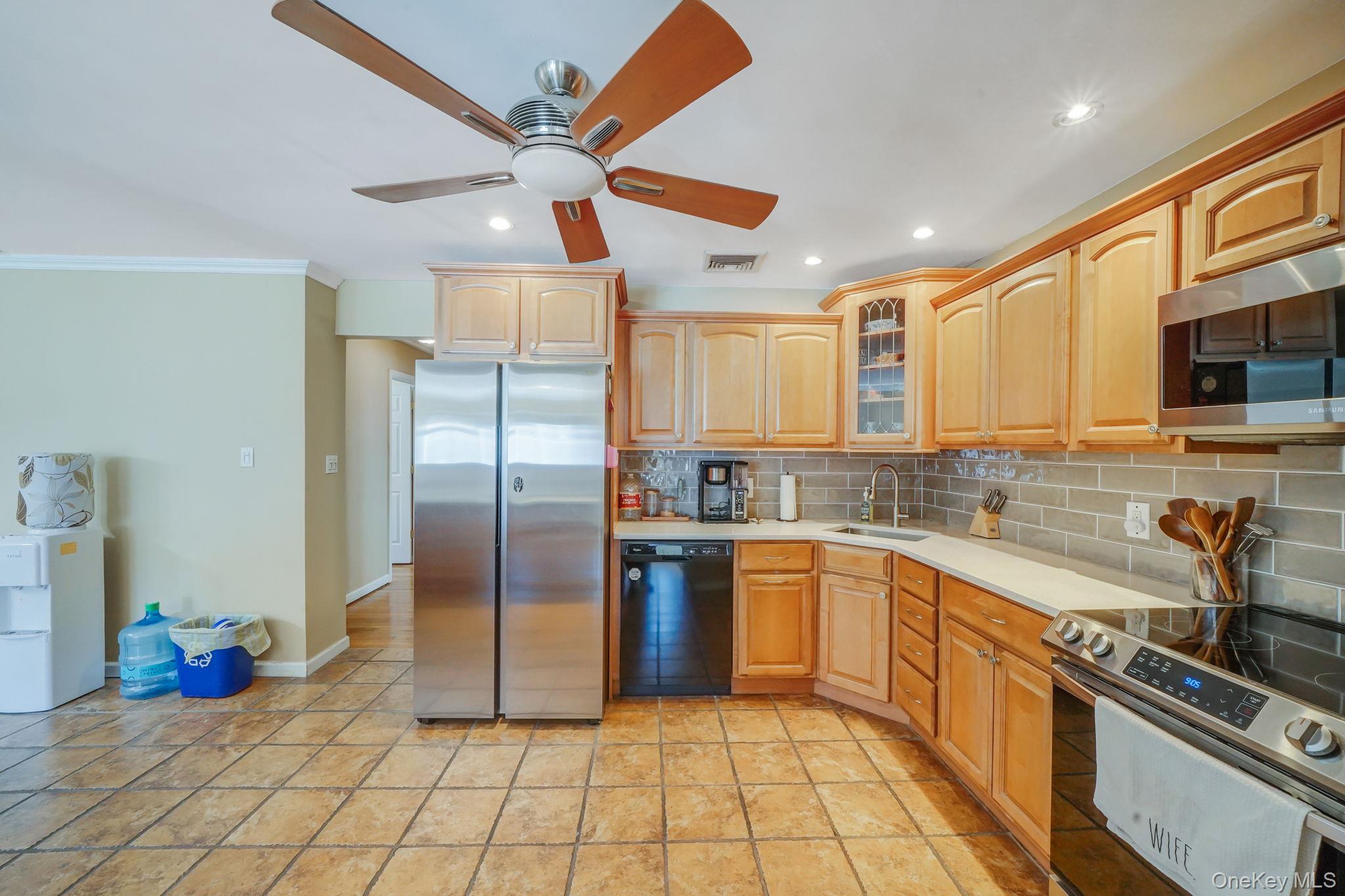 #15 photo, 23 Pearsall Place, מחוז סאפוק Deer Park , NY 11729