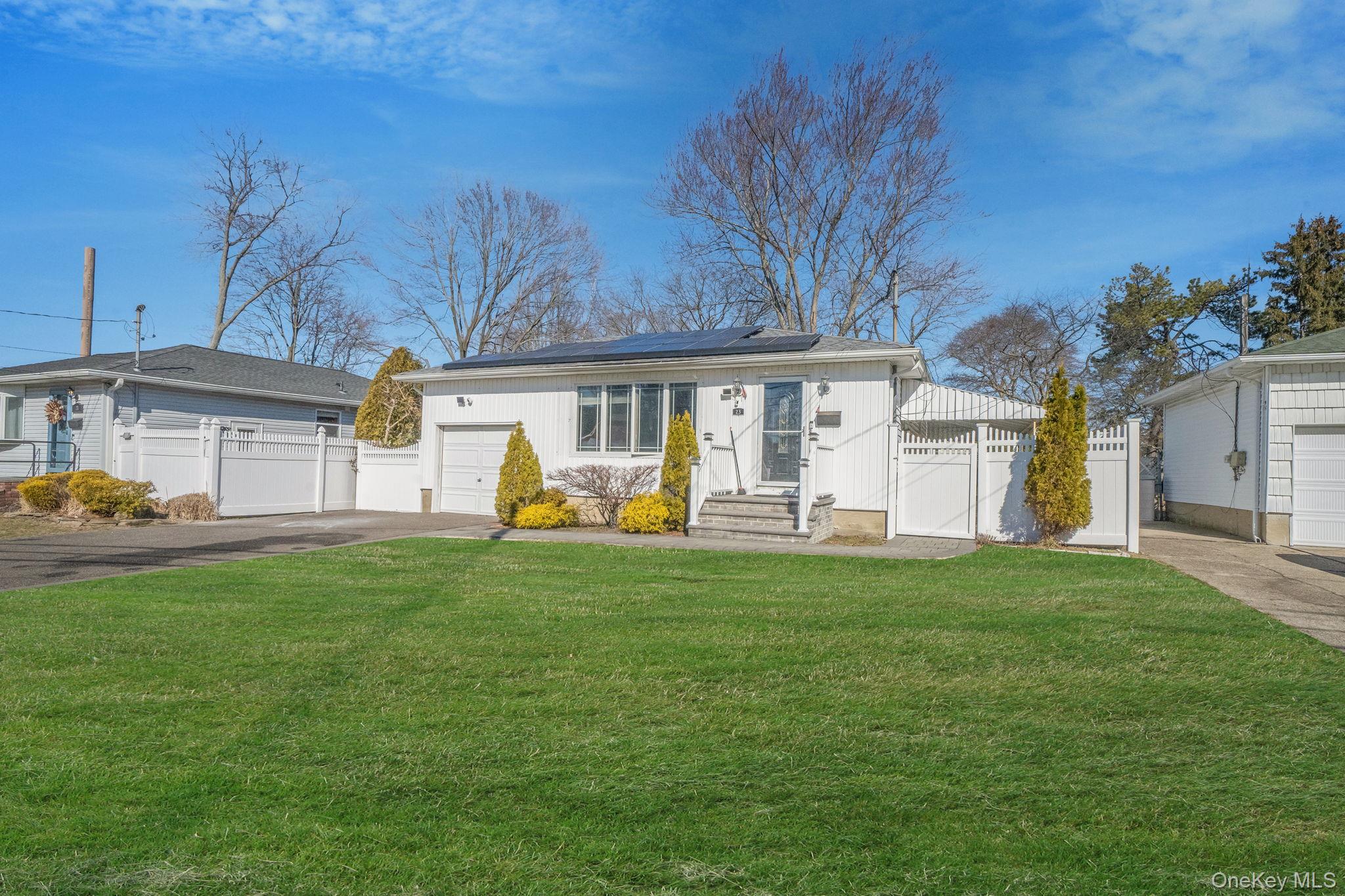 #2 photo, 23 Pearsall Place, מחוז סאפוק Deer Park , NY 11729