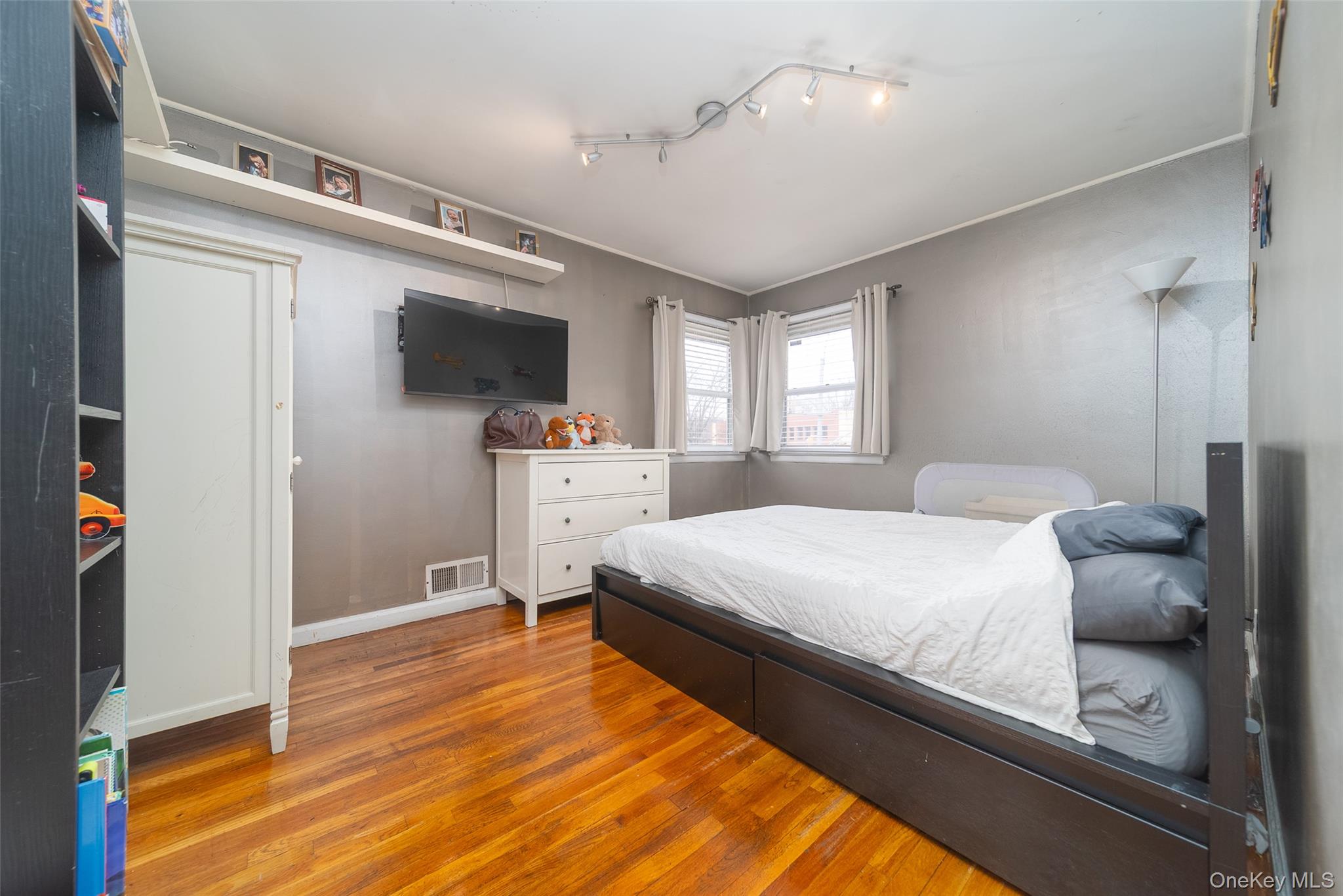 #18 photo, 86-34 Francis Lewis Boulevard, Holliswood , NY 11432