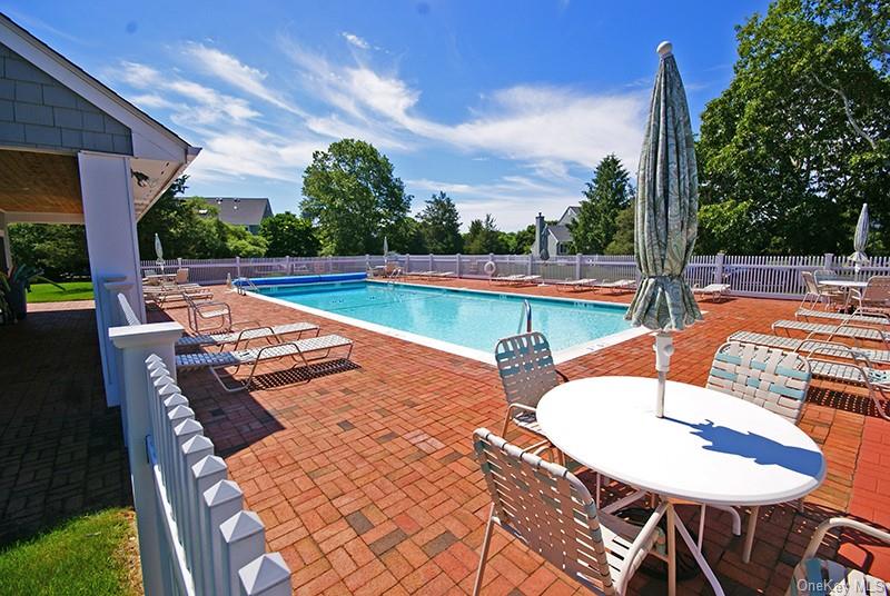 #4 photo, 64 Brittany Lane, מחוז סאפוק Westhampton Beach , NY 11978