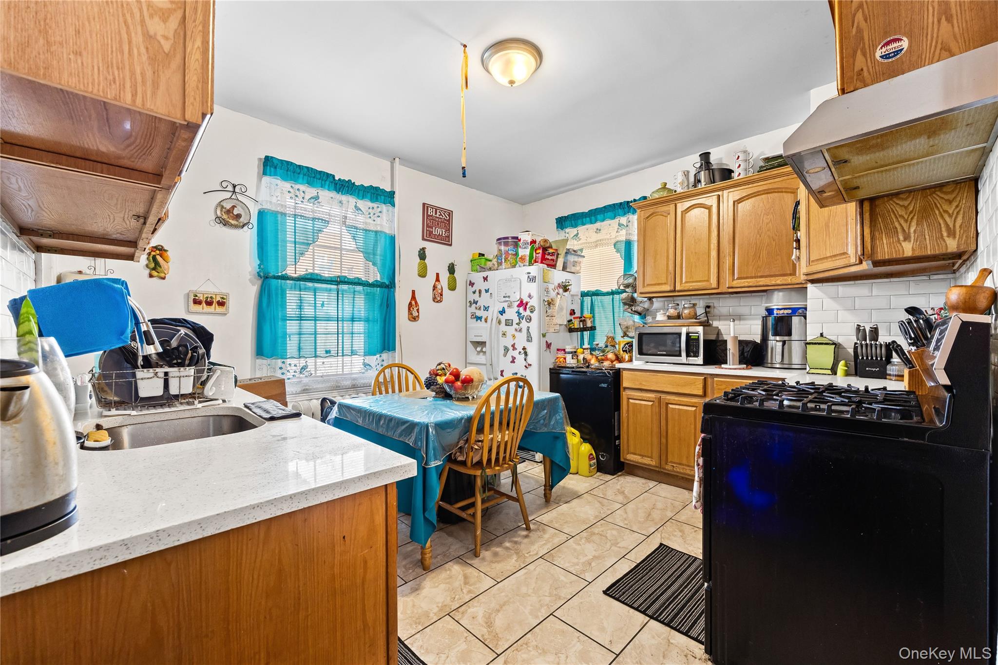 #11 photo, 667 E 230th Street, 브롱크스 Bronx , NY 10466
