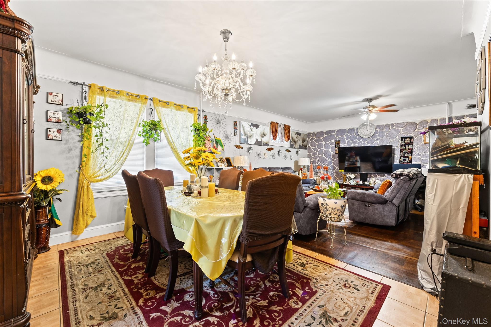 #9 photo, 667 E 230th Street, 브롱크스 Bronx , NY 10466