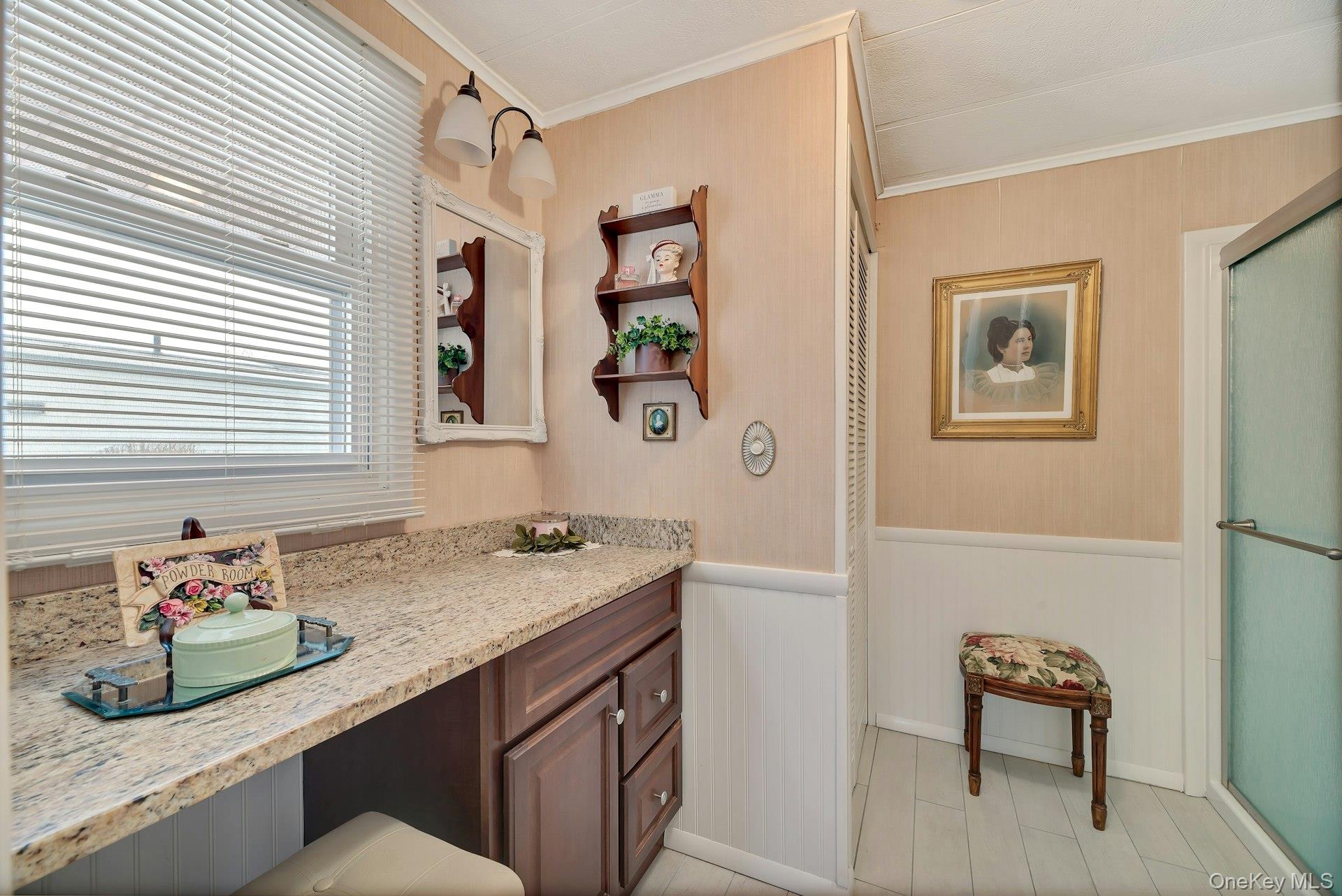 #14 photo, 43 Village Circle, מחוז סאפוק Manorville , NY 11949