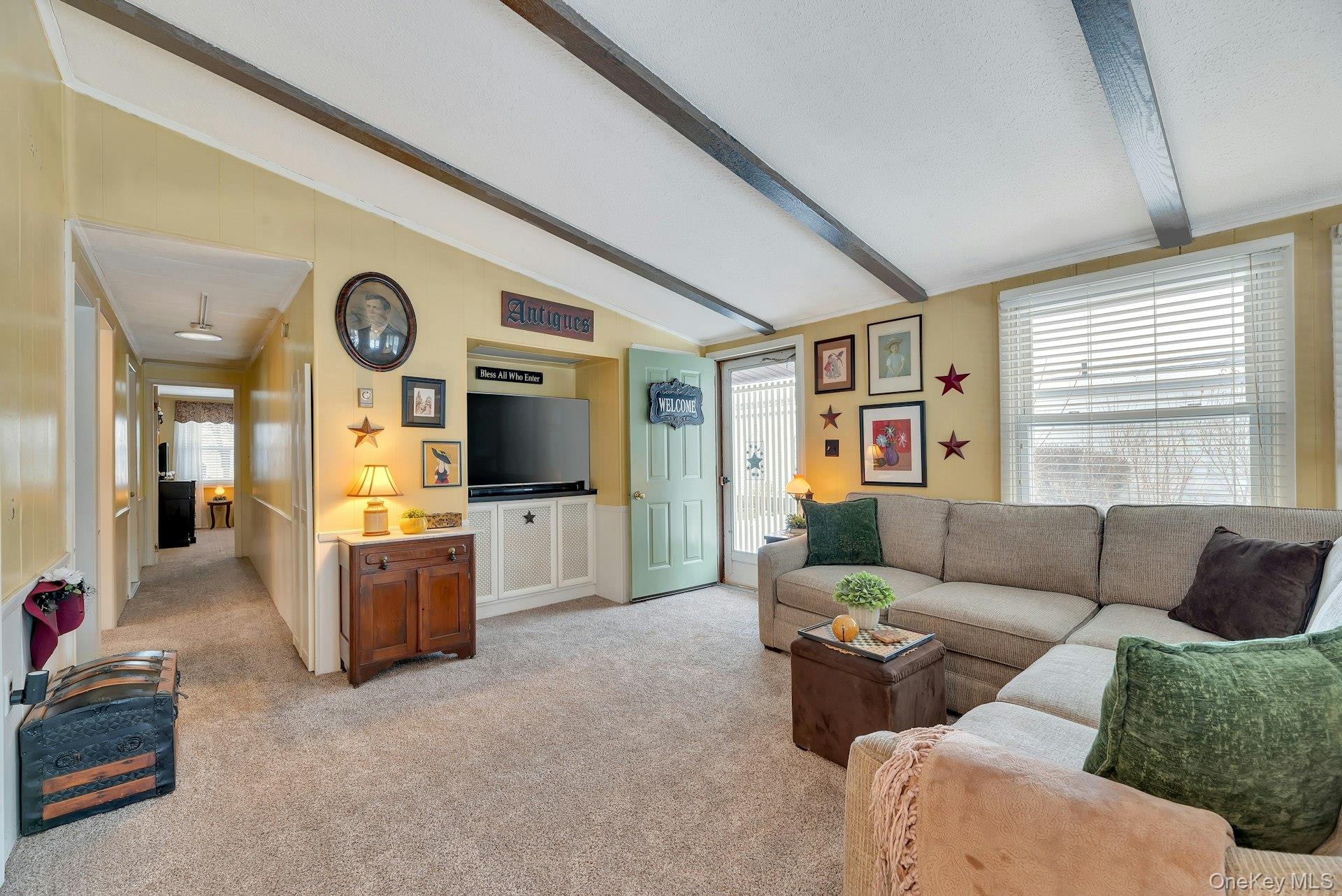 #5 photo, 43 Village Circle, מחוז סאפוק Manorville , NY 11949