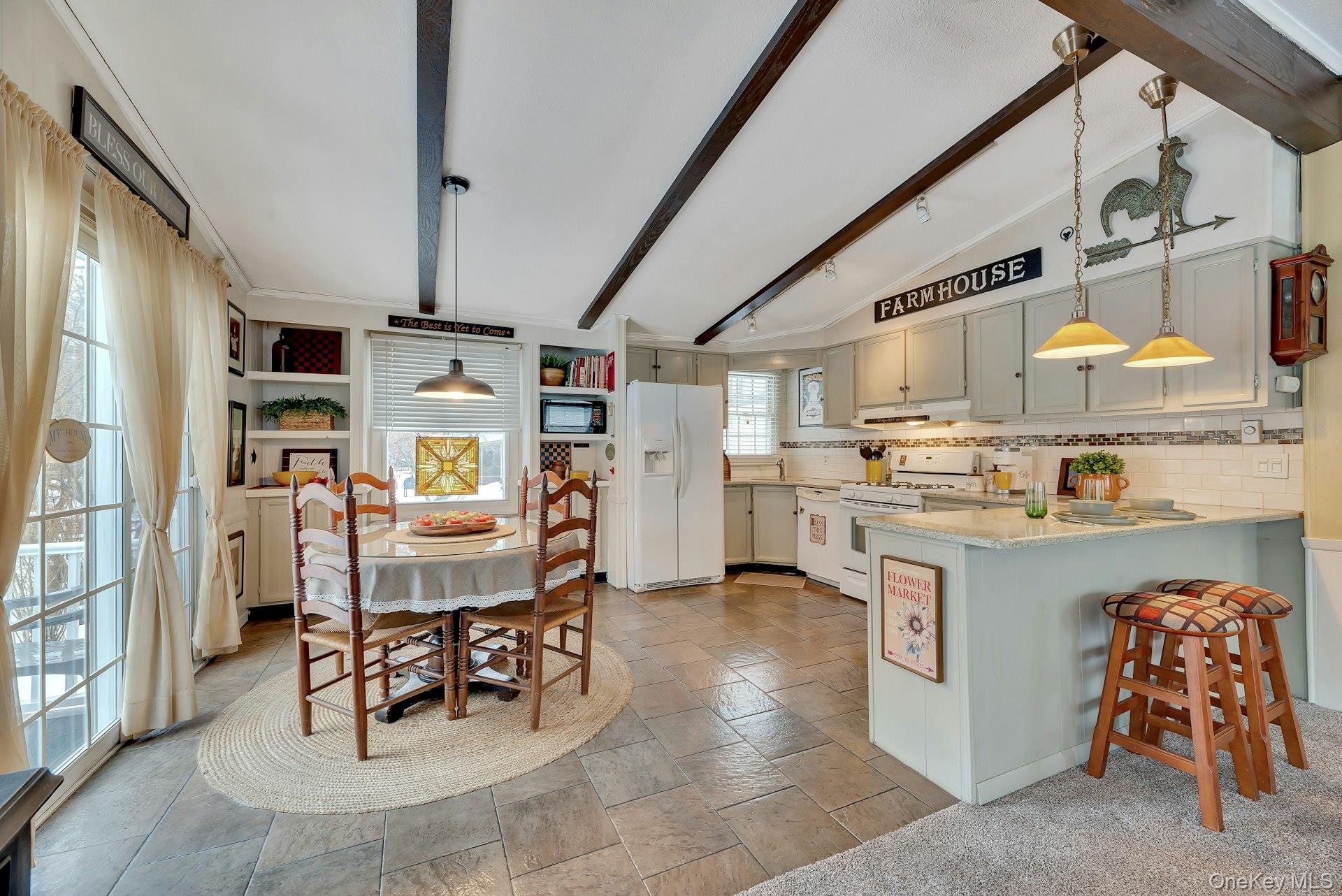 #6 photo, 43 Village Circle, מחוז סאפוק Manorville , NY 11949