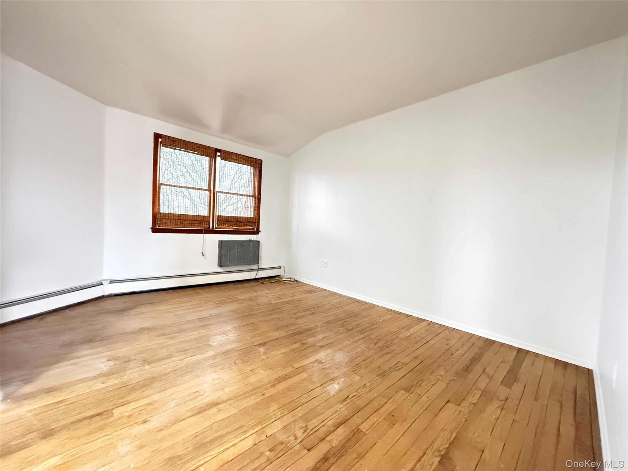 #7 photo, 157-54 20 Road, Куинс ‖ Whitestone , NY 11357