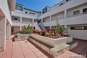 #1 photo, 21 Canterbury Road, Great Neck , NY 11021