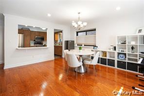 #14 photo, 21 Canterbury Road, Great Neck , NY 11021