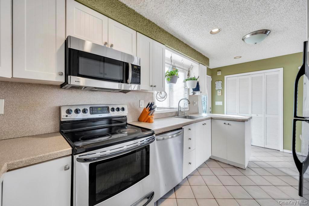 #11 photo, 80 Parkway Boulevard, מחוז סאפוק Ronkonkoma , NY 11779