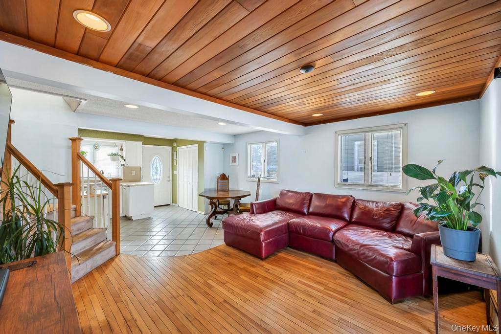 #2 photo, 80 Parkway Boulevard, מחוז סאפוק Ronkonkoma , NY 11779