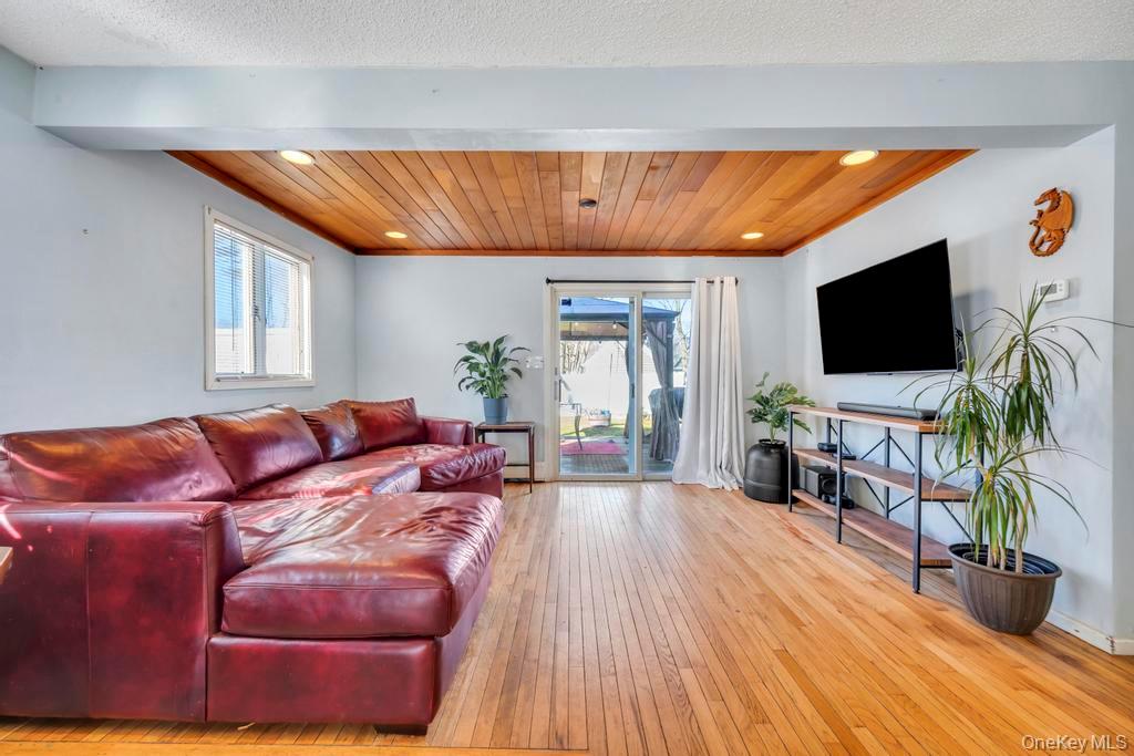 #5 photo, 80 Parkway Boulevard, מחוז סאפוק Ronkonkoma , NY 11779