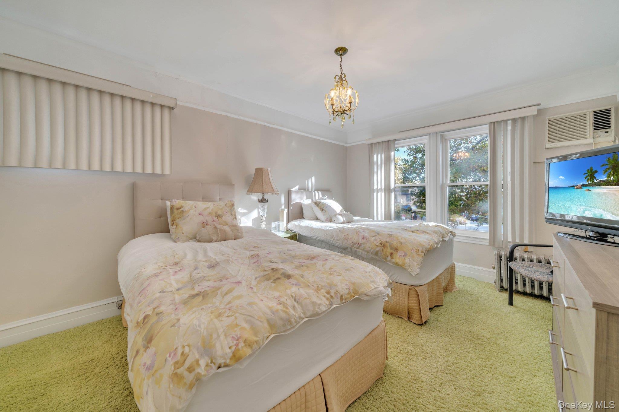 #15 photo, 122-05 Metropolitan Avenue, Kew Gardens , NY 11415