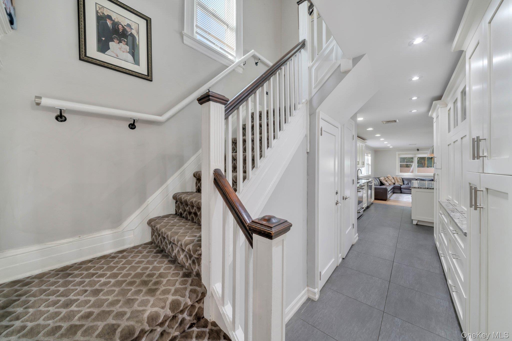 #16 photo, 122-05 Metropolitan Avenue, Kew Gardens , NY 11415