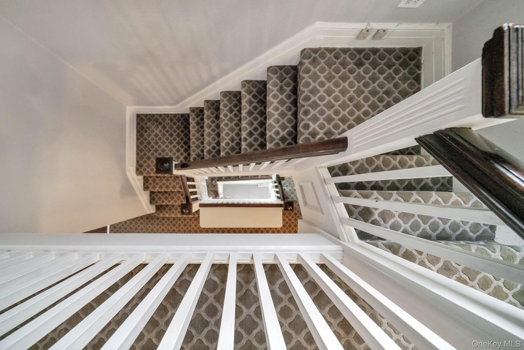 #8 photo, 122-05 Metropolitan Avenue, Kew Gardens , NY 11415