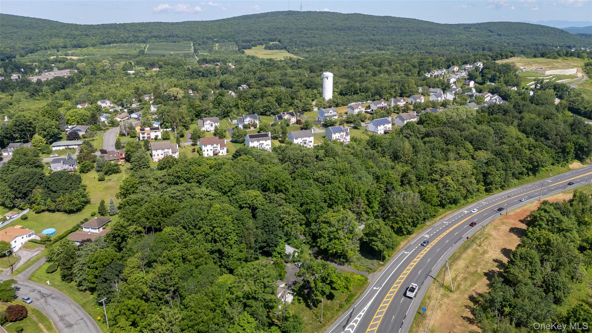 #13 photo, 3715-3725 US Highway 9w Route, Highland , NY 12528