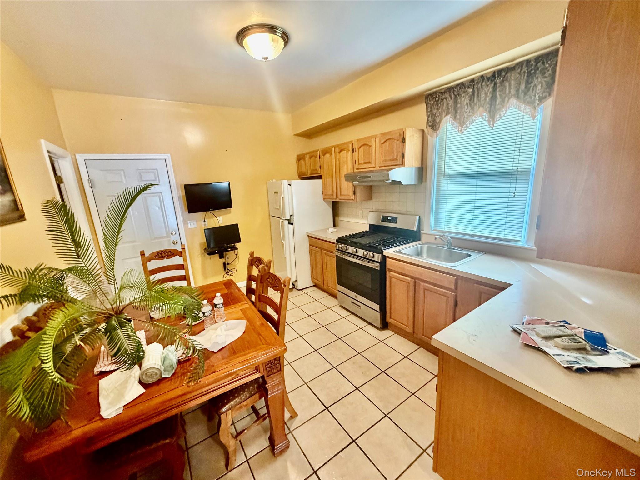 #8 photo, 156 Voss Avenue, Yonkers , NY 10703