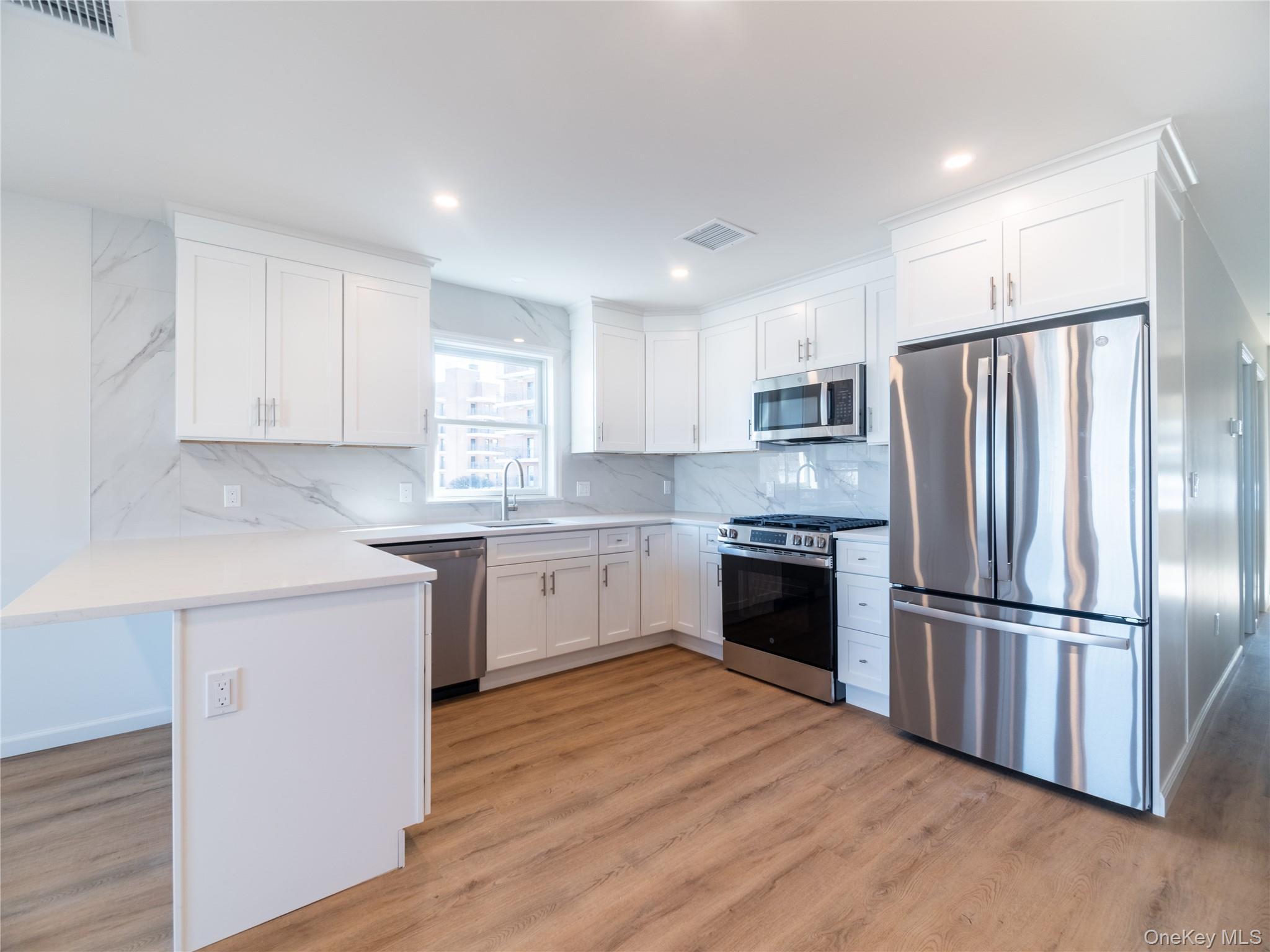 #7 photo, 306 South Regent street, Port Chester , NY 10573