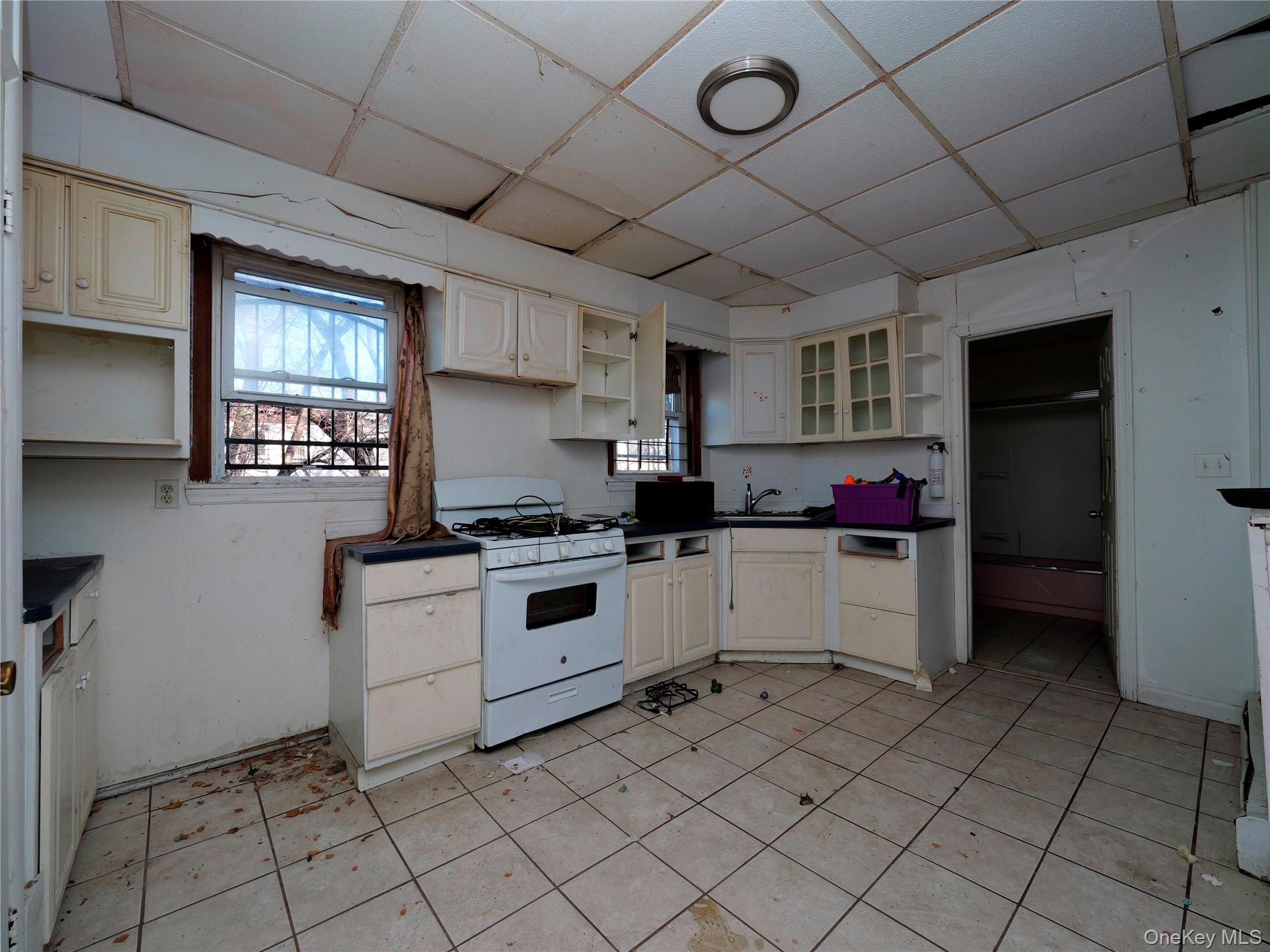 #12 photo, 170 Chambers Street, Newburgh , NY 12550