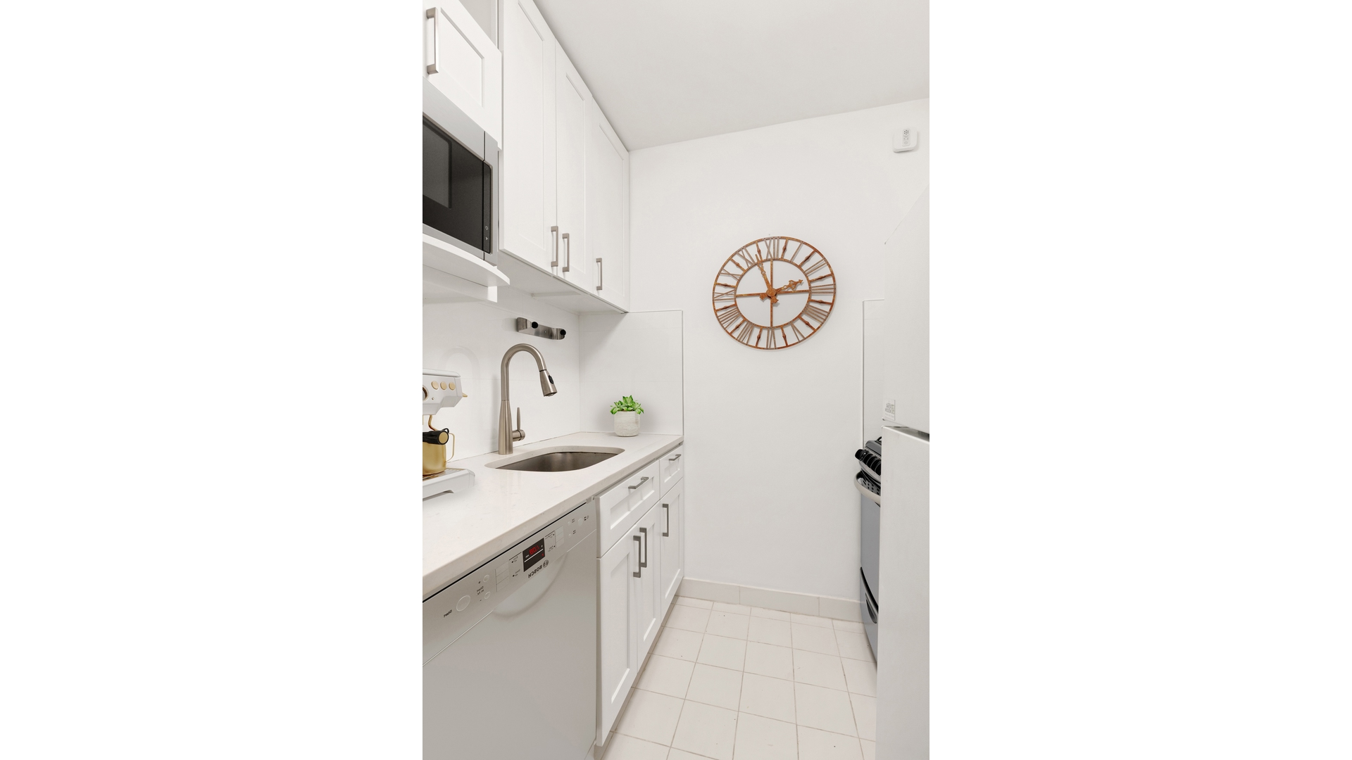 #6 photo, 235 E 40TH Street, मैनहटन Murray Hill , NY 10016