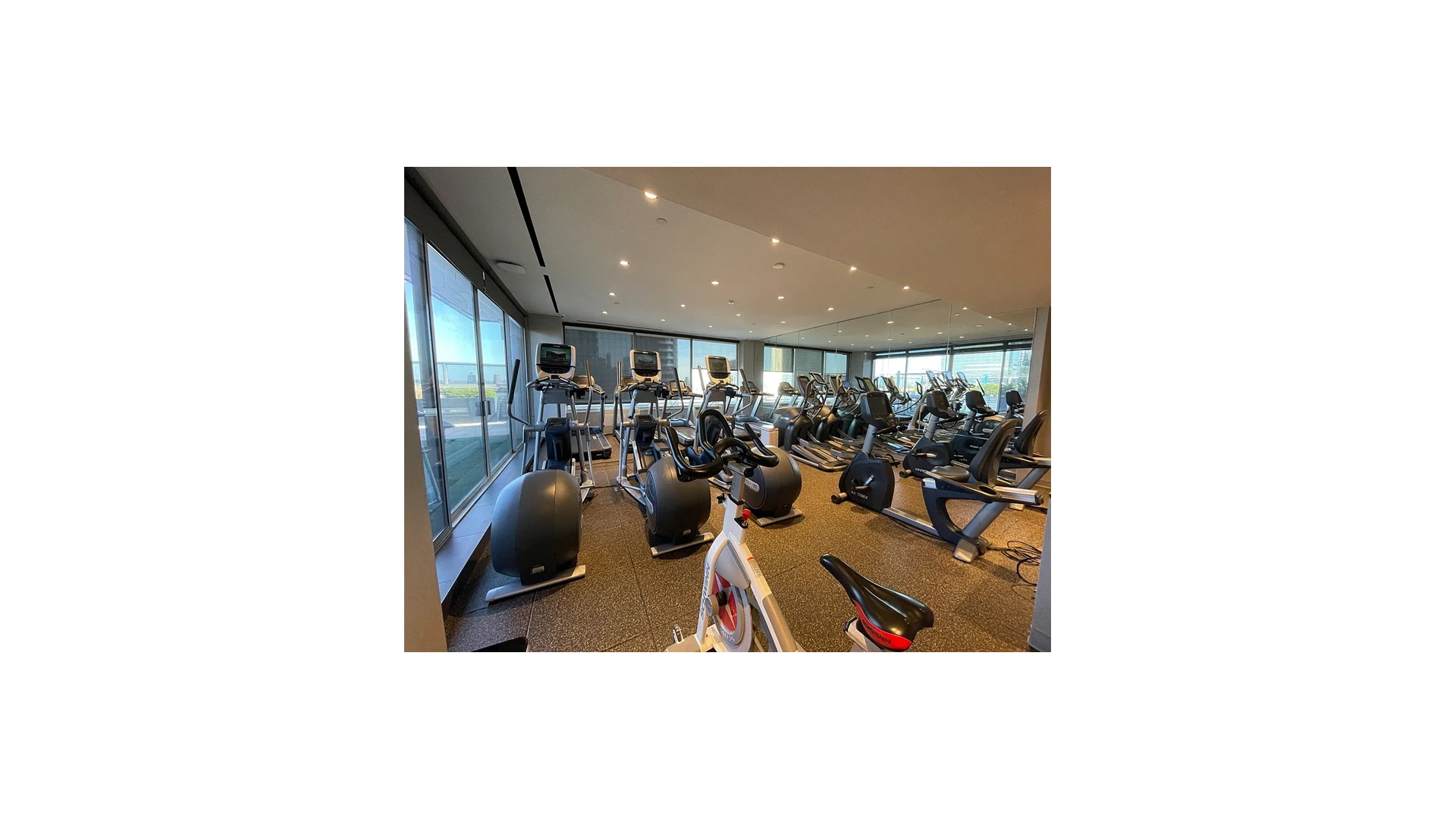 #22 photo, 300 E 40TH Street, मैनहटन Murray Hill , NY 10016