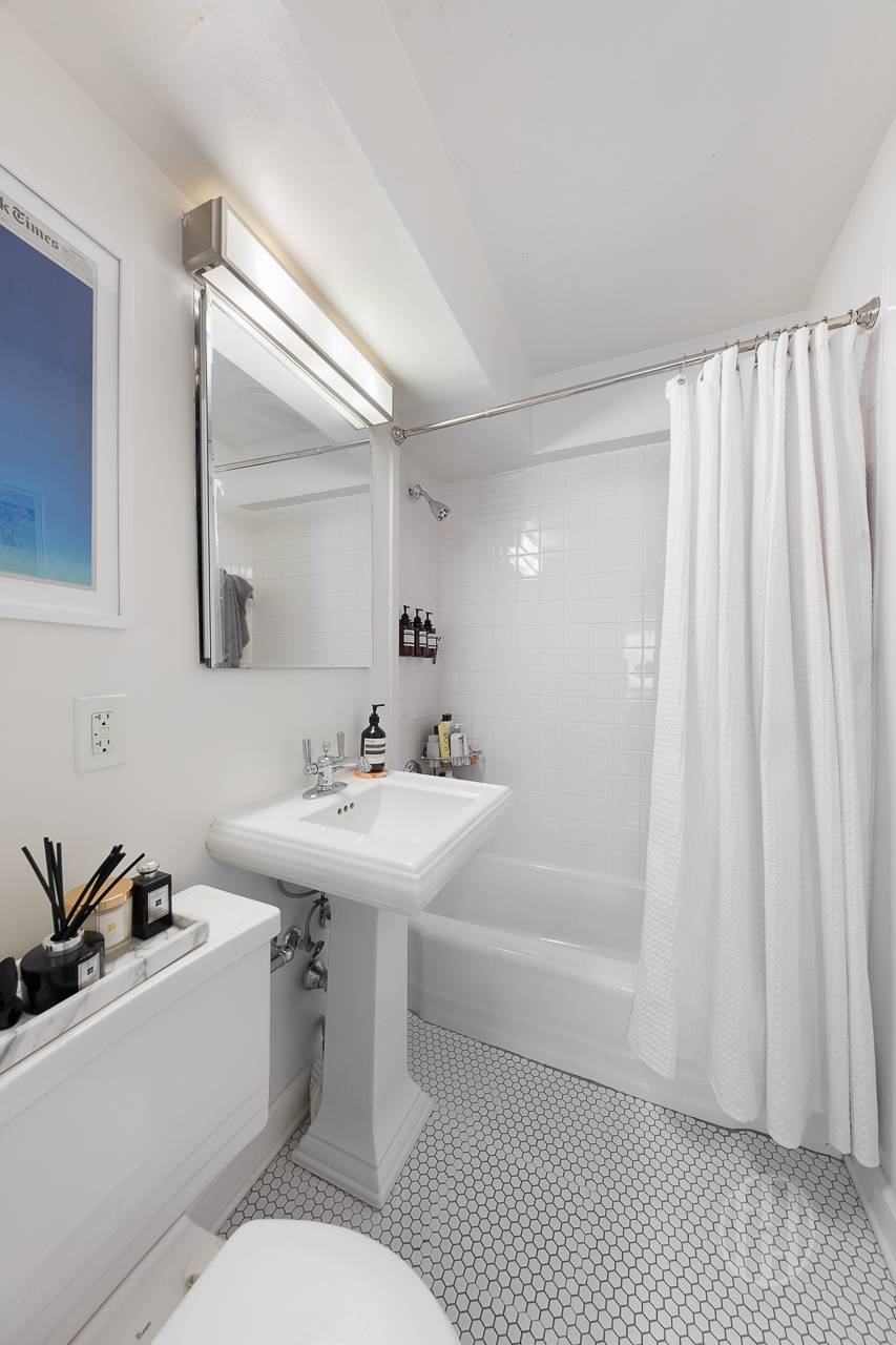 #9 photo, 200 E 78th Street, מנהטן Upper East Side , NY 10075