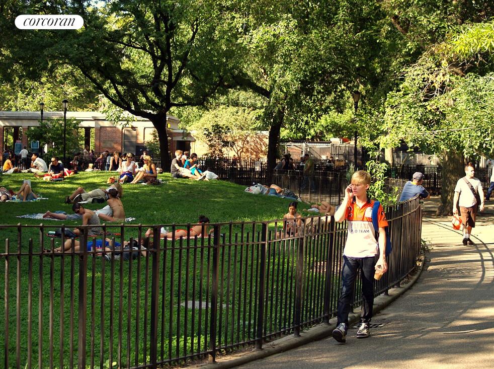 #10 photo, New York City, מנהטן East Village , NY 10009