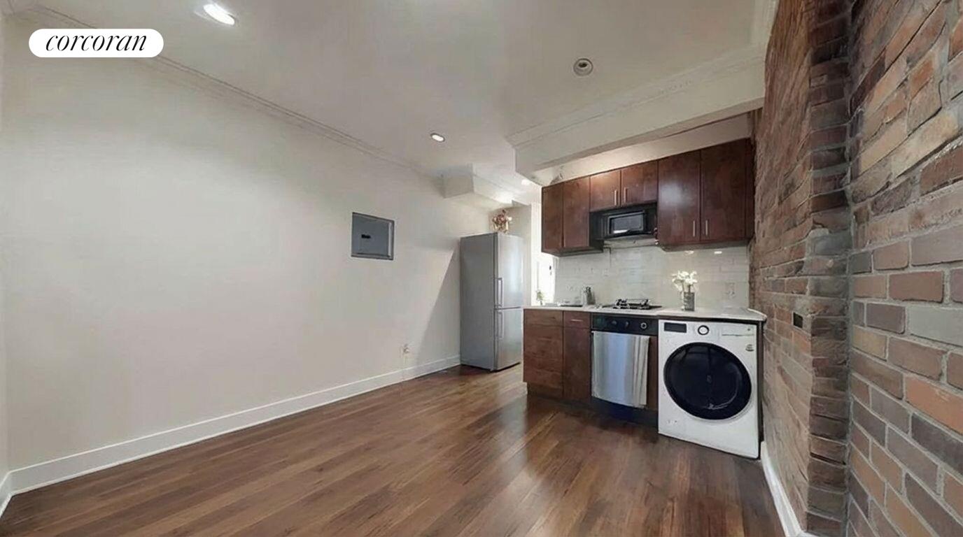 #2 photo, New York City, מנהטן East Village , NY 10009