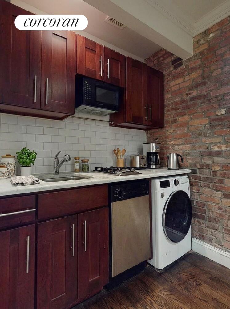 #3 photo, New York City, מנהטן East Village , NY 10009