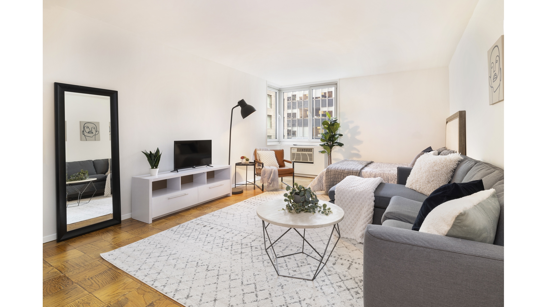 #1 photo, 230 W 55TH Street, मैनहटन Midtown , NY 10019