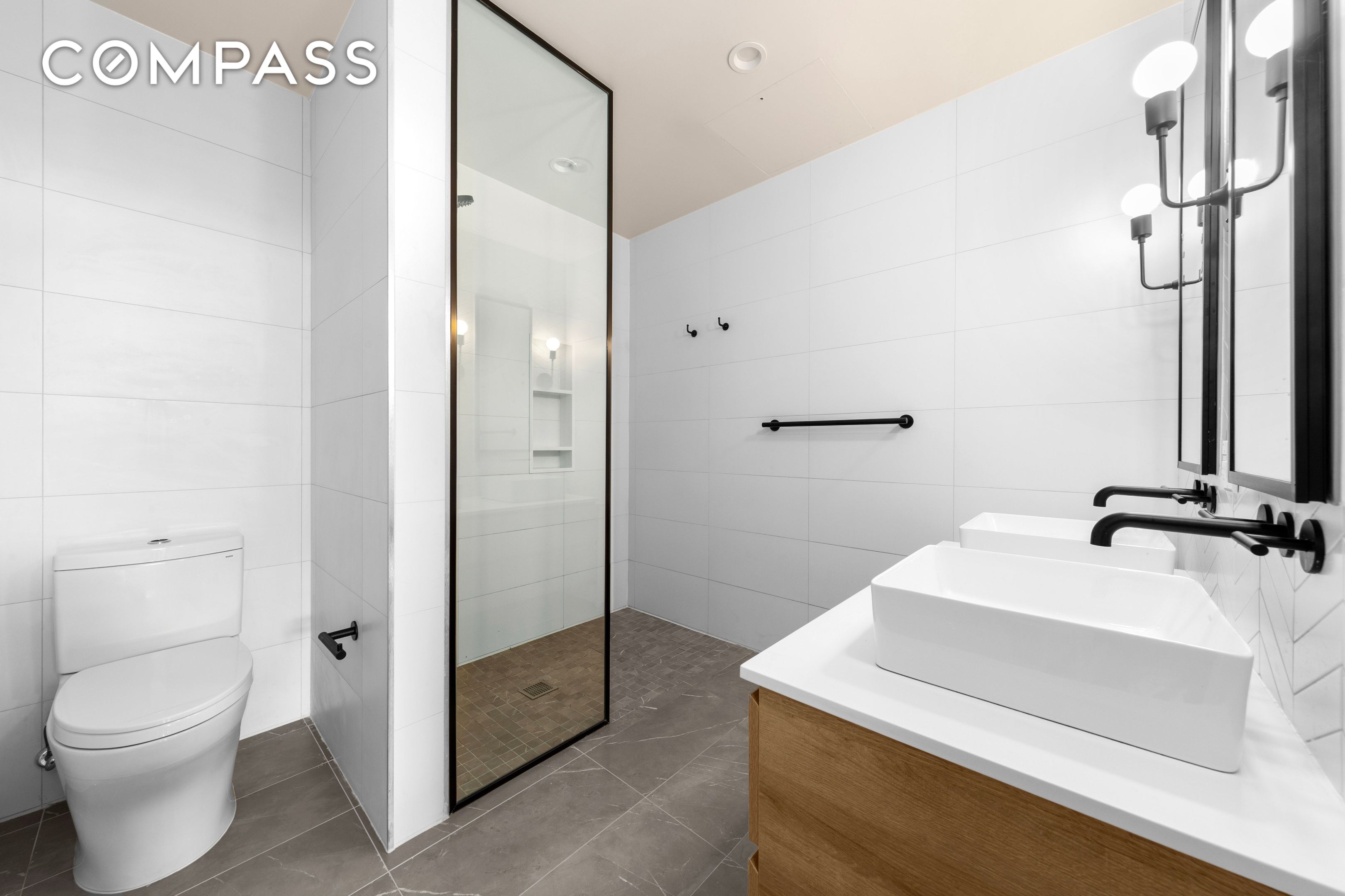 #15 photo, 1080 Lorimer Street, Greenpoint , NY 11222