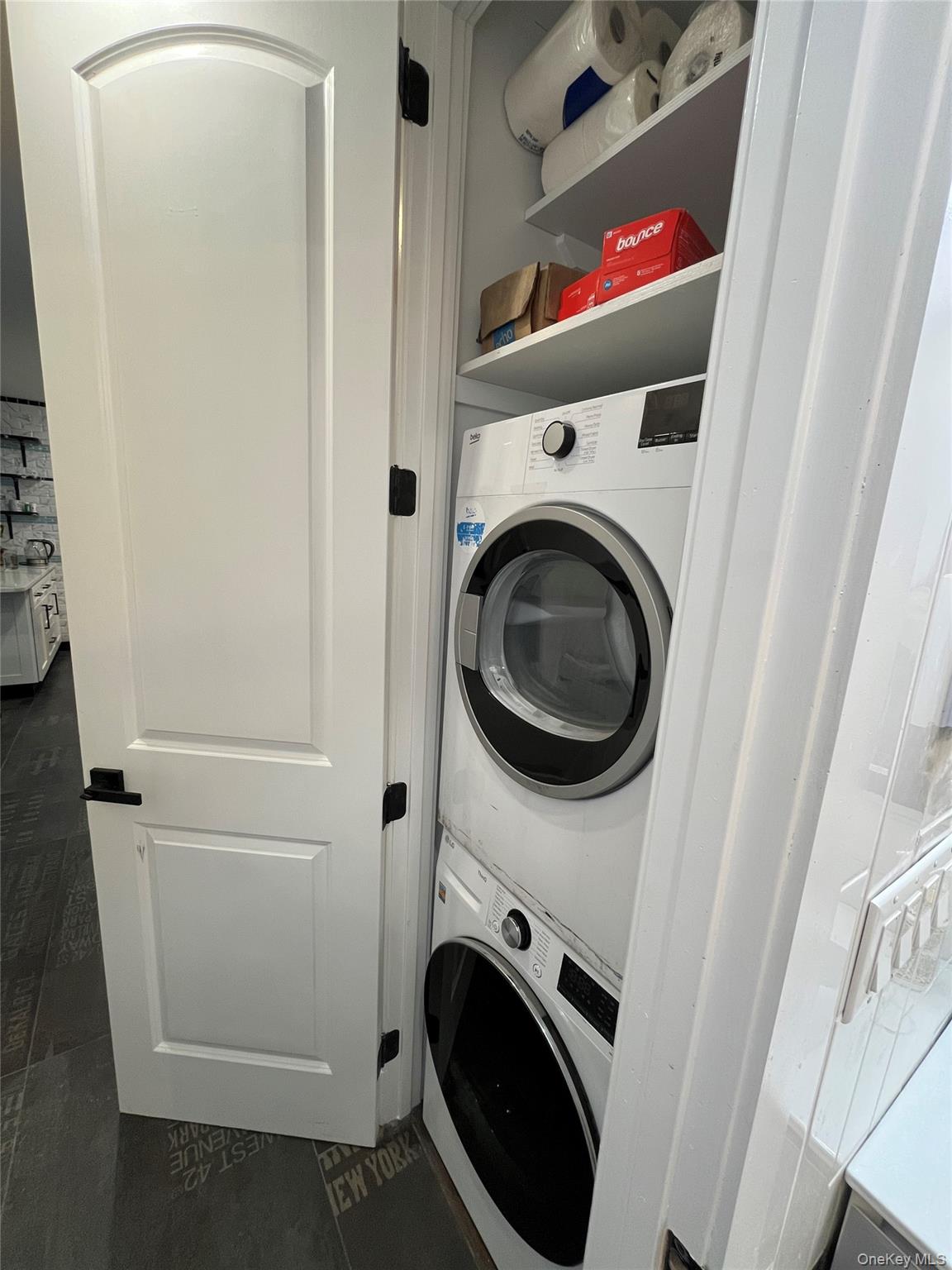 #12 photo, 7252 Metropolitan Avenue, Middle Village , NY 11379