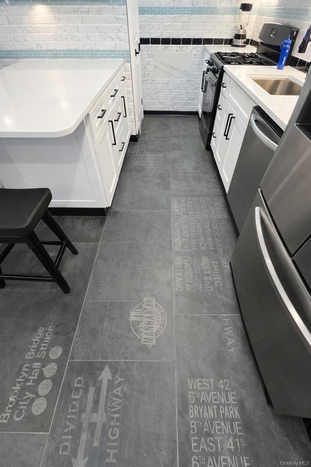 #8 photo, 7252 Metropolitan Avenue, Middle Village , NY 11379