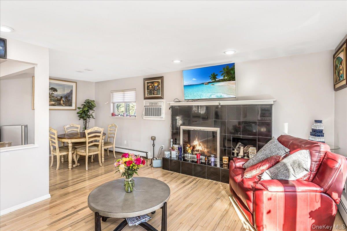 #5 photo, 85 Unqua Road, Нассау ‖ Massapequa , NY 11758