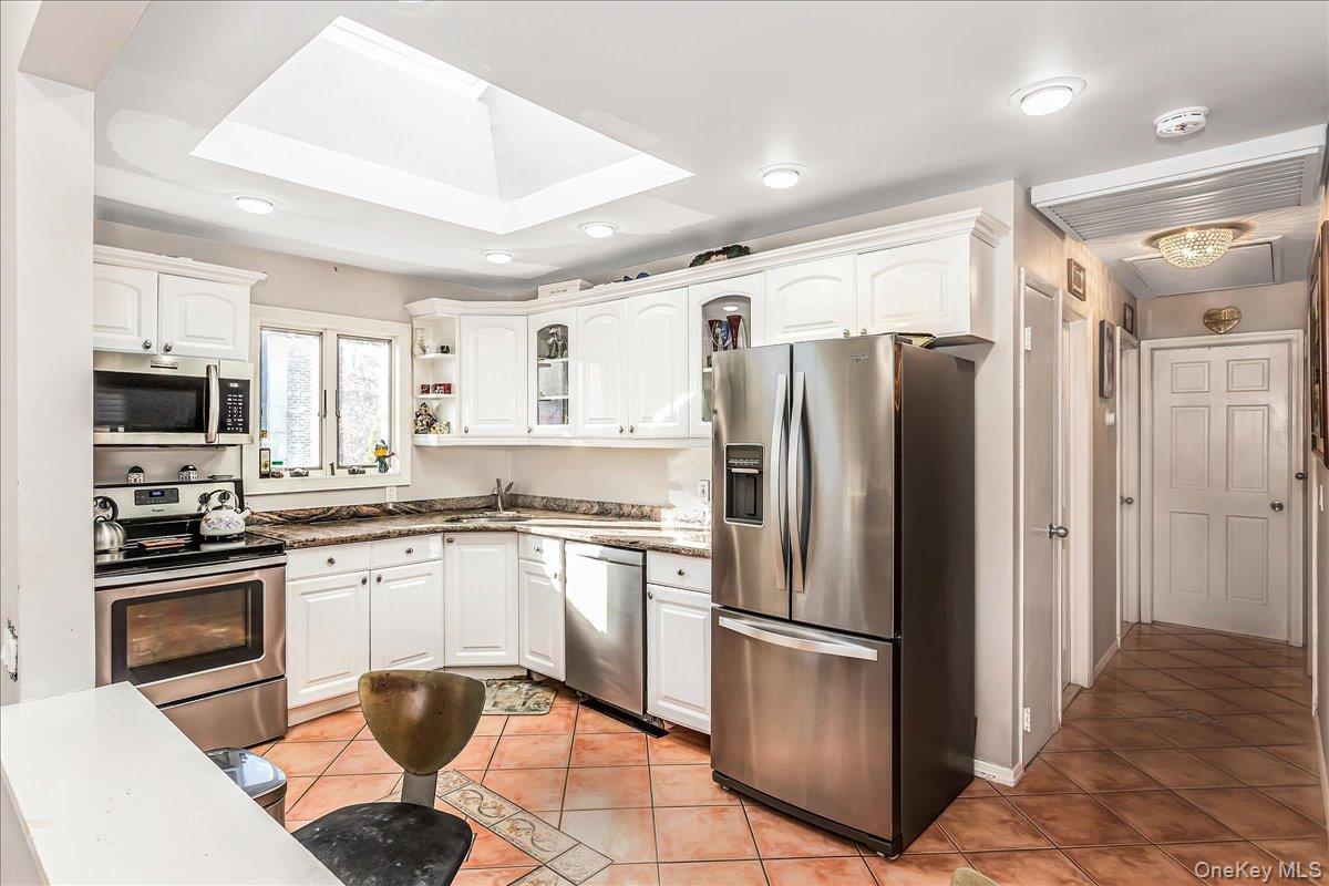 #9 photo, 85 Unqua Road, Нассау ‖ Massapequa , NY 11758